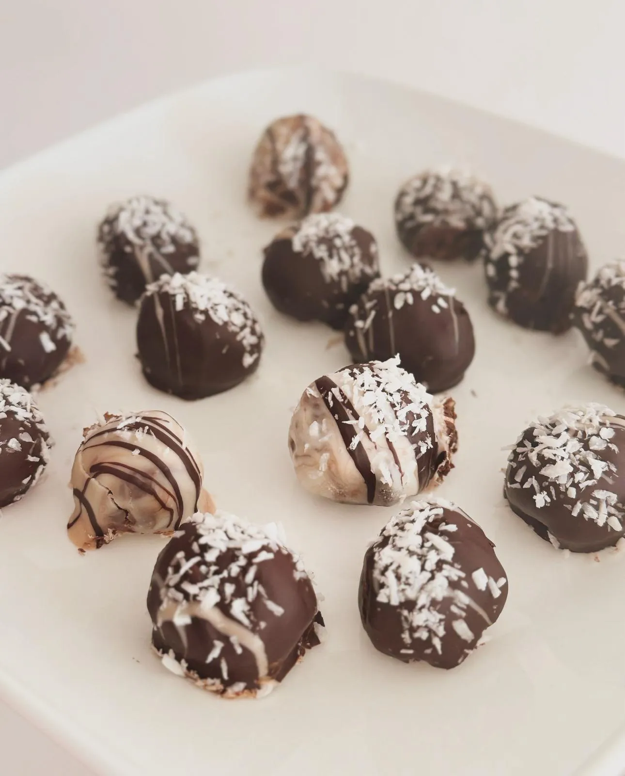 Mini boules d'énergie choco-coco 🍫🥥