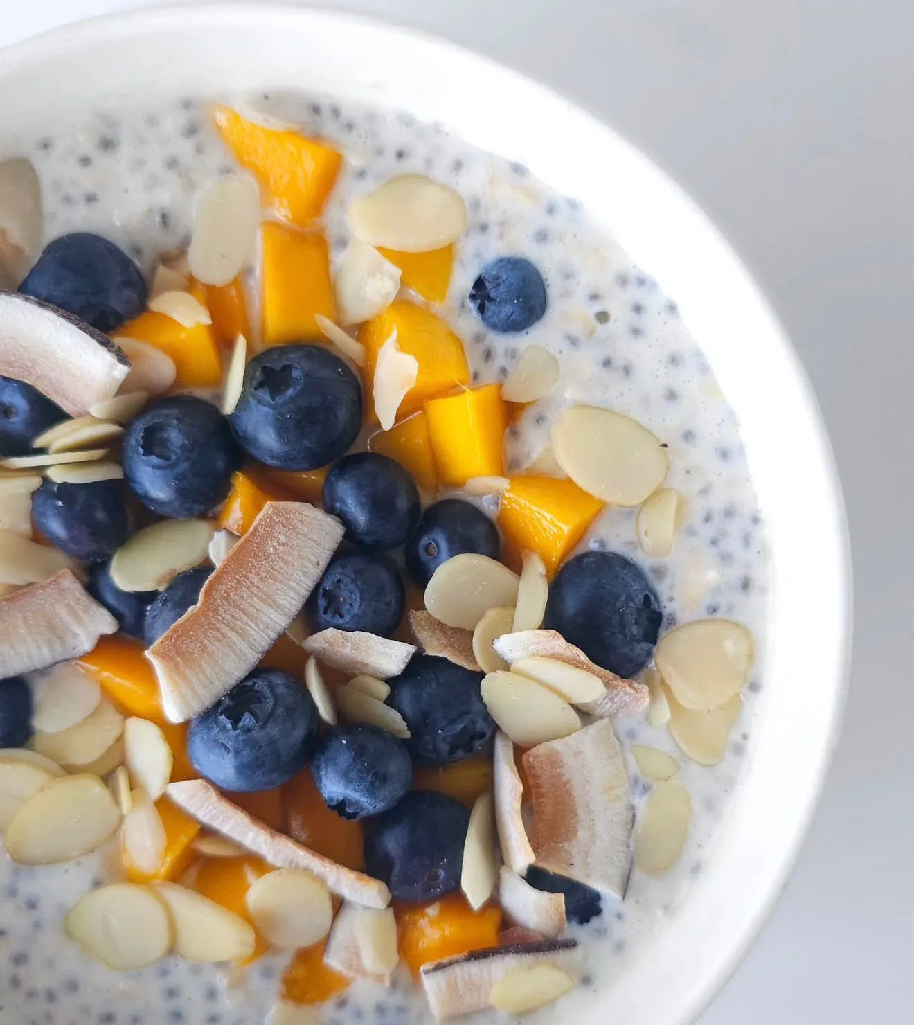 Overnight Oats: Douceur des Îles 🌴🫐🥭🥥