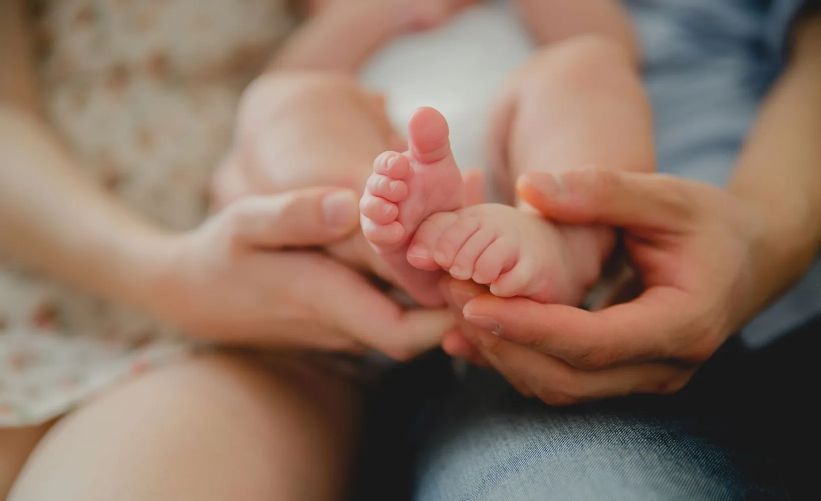 Dépression post-partum : un nouveau traitement approuvé par Santé Canada (et pourquoi bouger aide aussi)