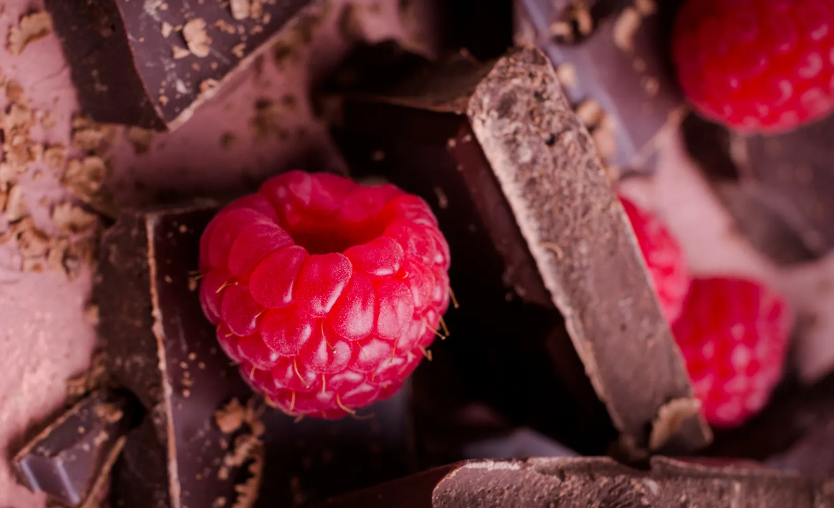 Chocolat noir & framboises : un duo puissant pour l’énergie, surtout en postpartum