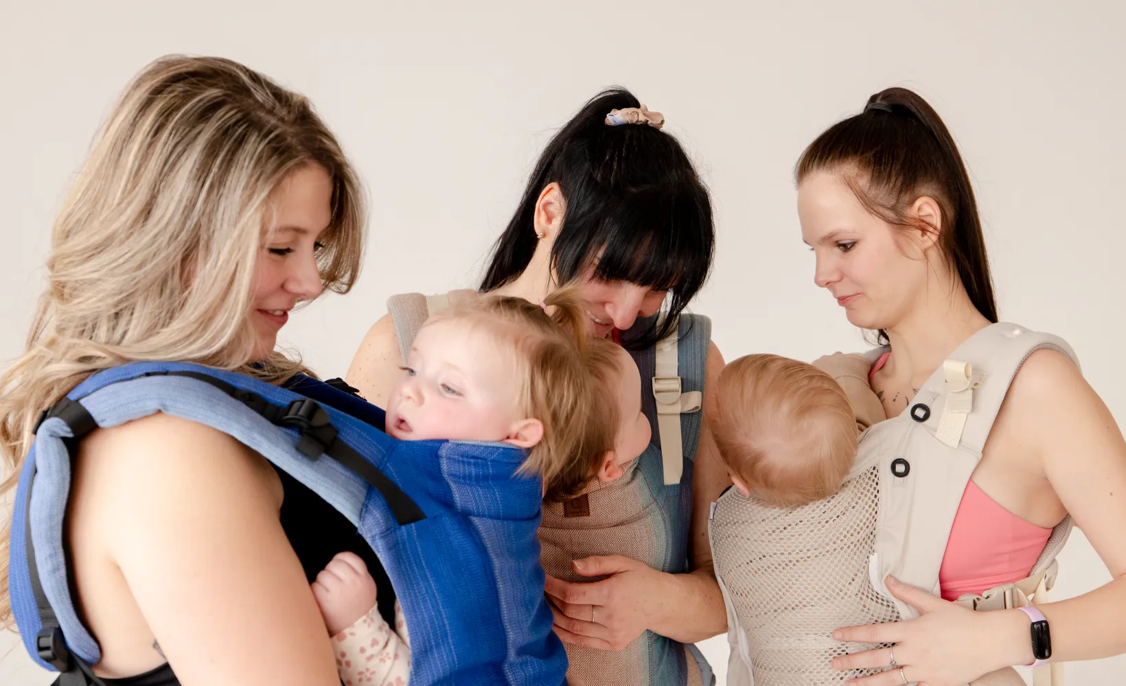 Le portage : la clé pour bouger plus facilement avec bébé