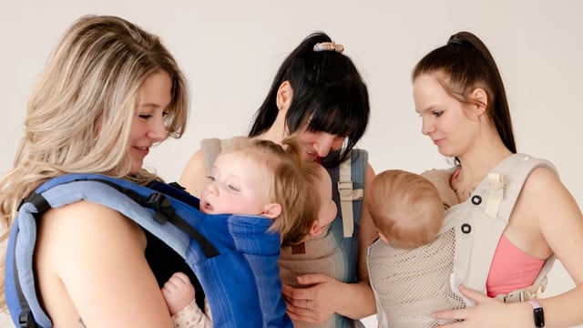 Le portage : la clé pour bouger plus facilement avec bébé
