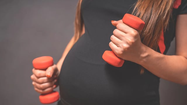 Haute intensité et grossesse : ce que la science dit vraiment en 2026