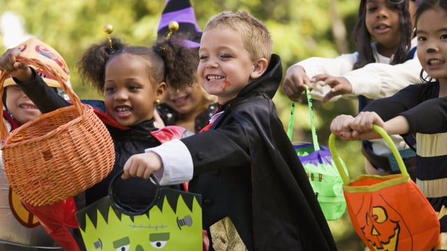 Gérer les bonbons d'Halloween : Un apprentissage pour nous les parents
