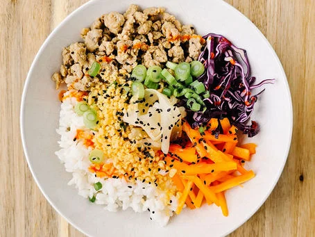 Poke bol au poulet haché